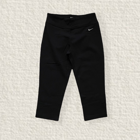 NIKE Knee Length Leggings - Picture 1 of 3